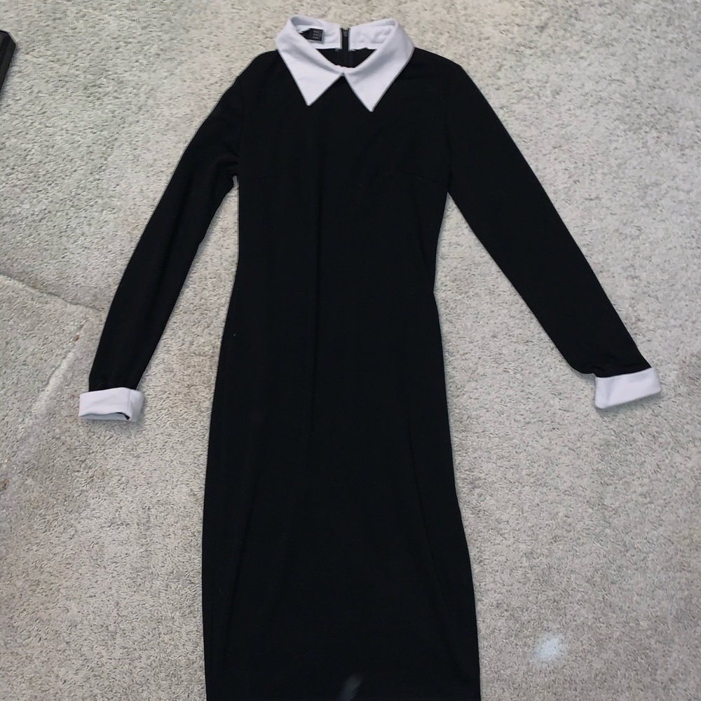 Back dress with collar